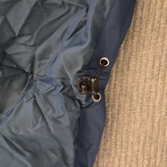 33,000 ft package-able Windbreaker, Size L Blue - Picture 7 of 10